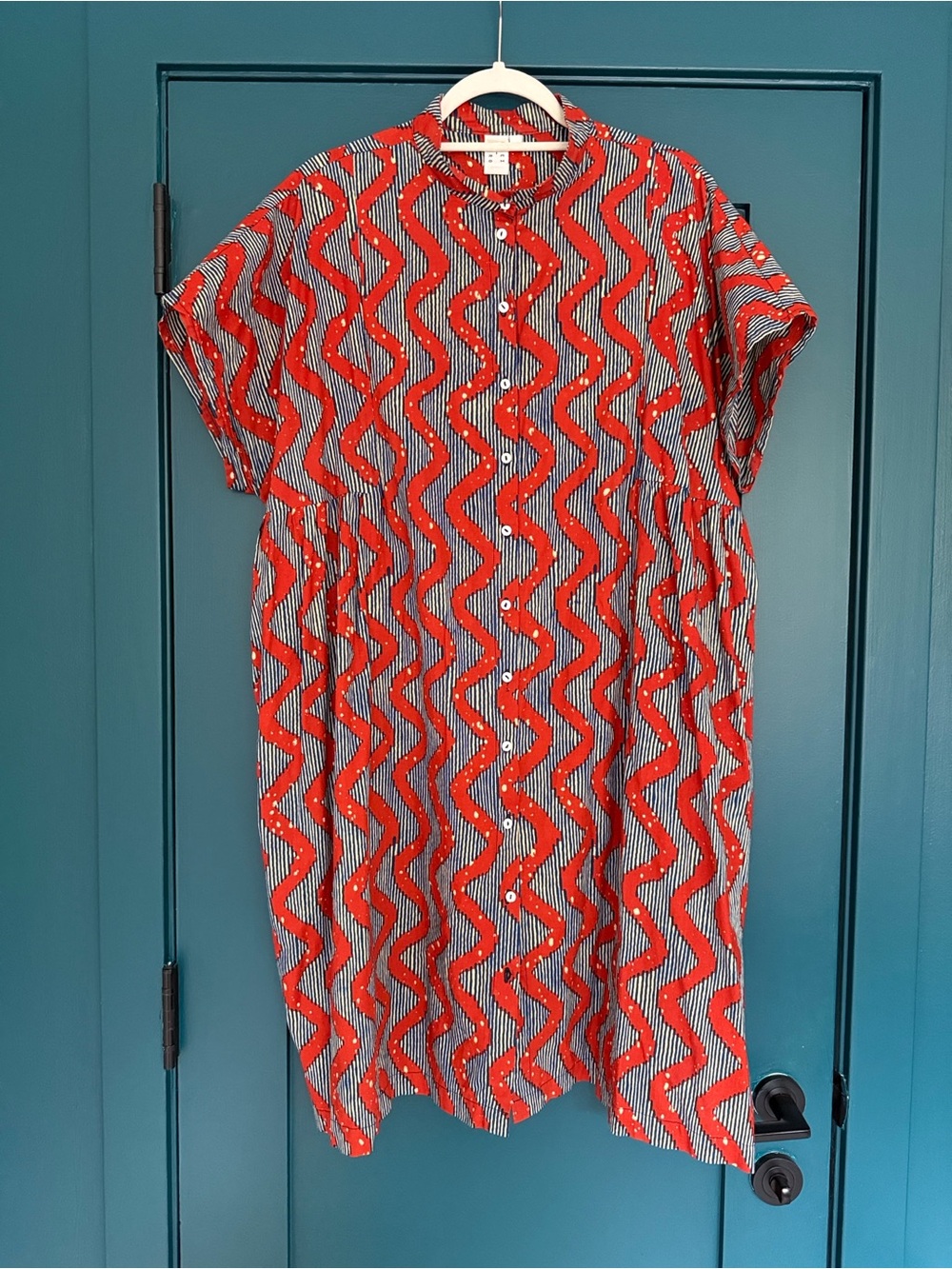Red Wave-Print Short-Sleeve Button-Front Men’s Shirt